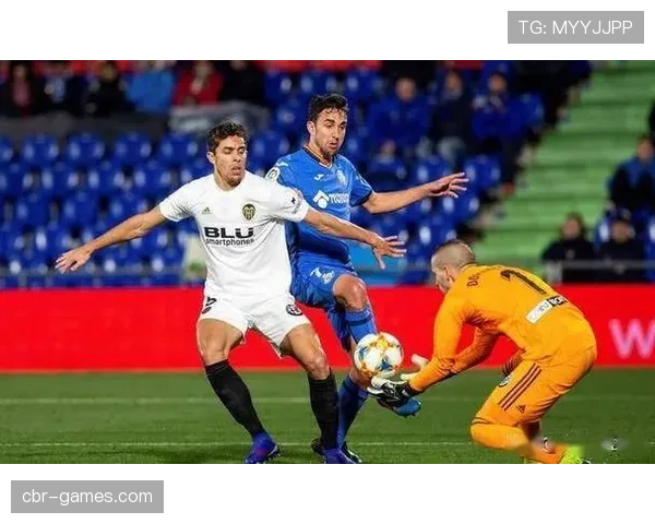 赫塔费中场表现稳健,关键拦截助球队力克强敌 赫塔费中场表现稳健,关键拦截助球队力克强敌